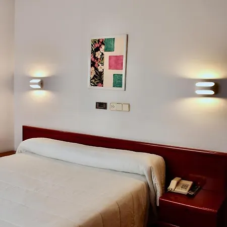 Ξενοδοχείο Alda Arteixo 2*